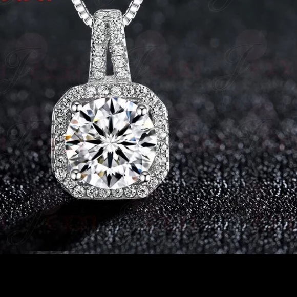 Cubic Zircon Pendant Necklace For Women - Picture 2 of 8